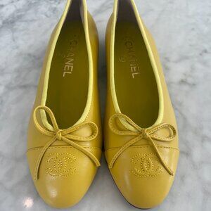 Chanel Ballet Flats size 36 - Yellow leather - BRAND NEW, Never Worn!